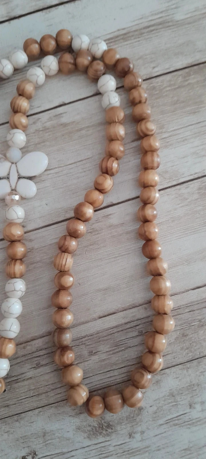 Collar largo, perlas y mariposas, beige y crema – photo 5